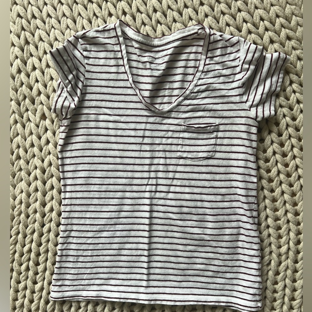 Universal Thread size small Monterey Striped V-Neck T-Shirt